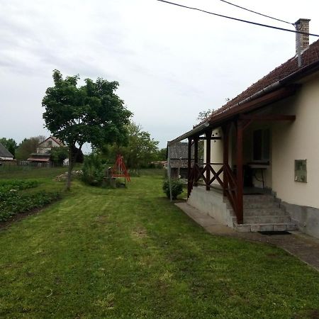 Oeregakac Vendeghaz Villa Tiszaladány Exteriör bild