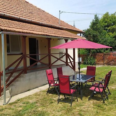 Oeregakac Vendeghaz Villa Tiszaladány Exteriör bild